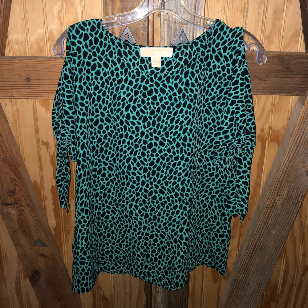 Womens spotted print blouse